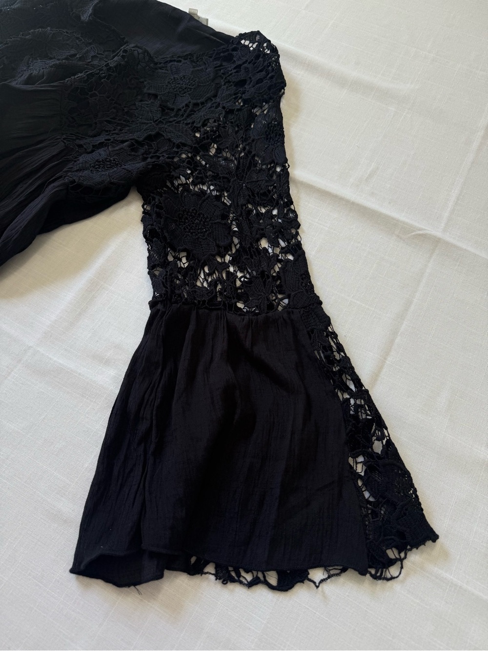 J Gee Dress Size 1X Black Boho Gauze Crochet Bell Sleeves Lined V-Neck - Picture 9 of 13